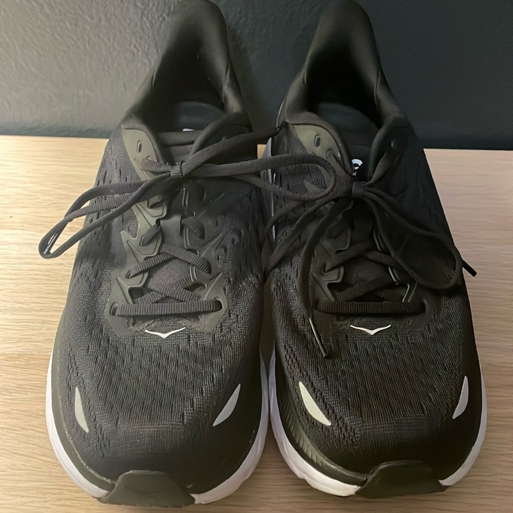 Hoka Men’s Clifton 8 size 8.5